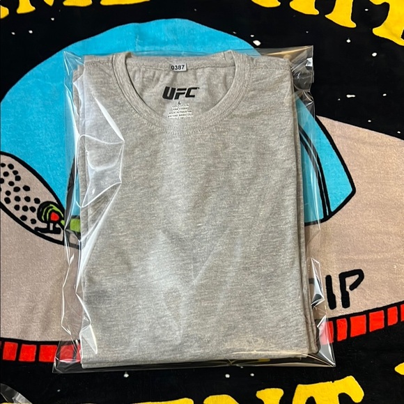 ( 2 PACK ) UFC Gray Short Sleeve Tee - Picture 6 of 6